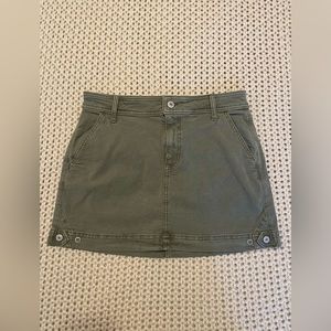 American Eagle Outfitters High-Waisted Utility Mini Skirt Olive size 4